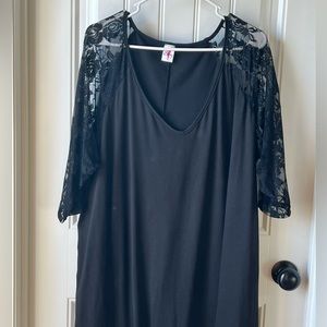 Curvy Brand 3/4 Sleeve Tunic